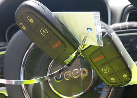 2021 Jeep Compass Altitude 4X4 z USA, uszkodzony, nr VIN 3C4NJDBB7MT593308